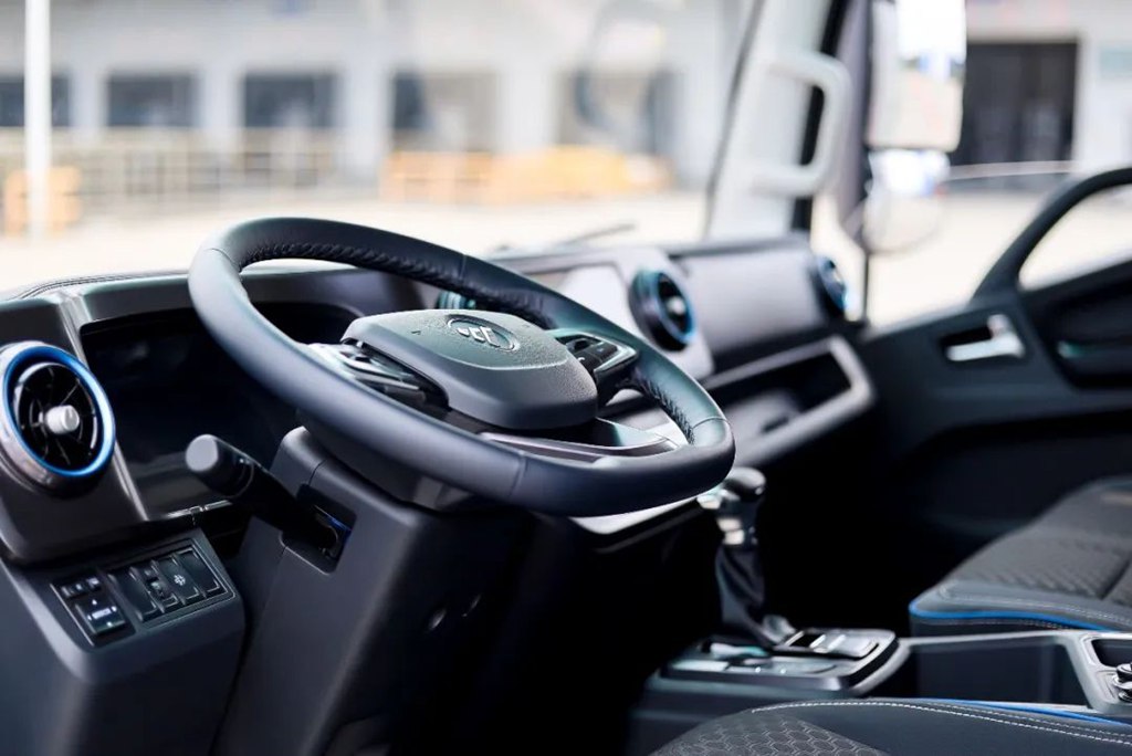 混动实力派：福田欧马可智蓝冷藏车全面解析 - 第2张