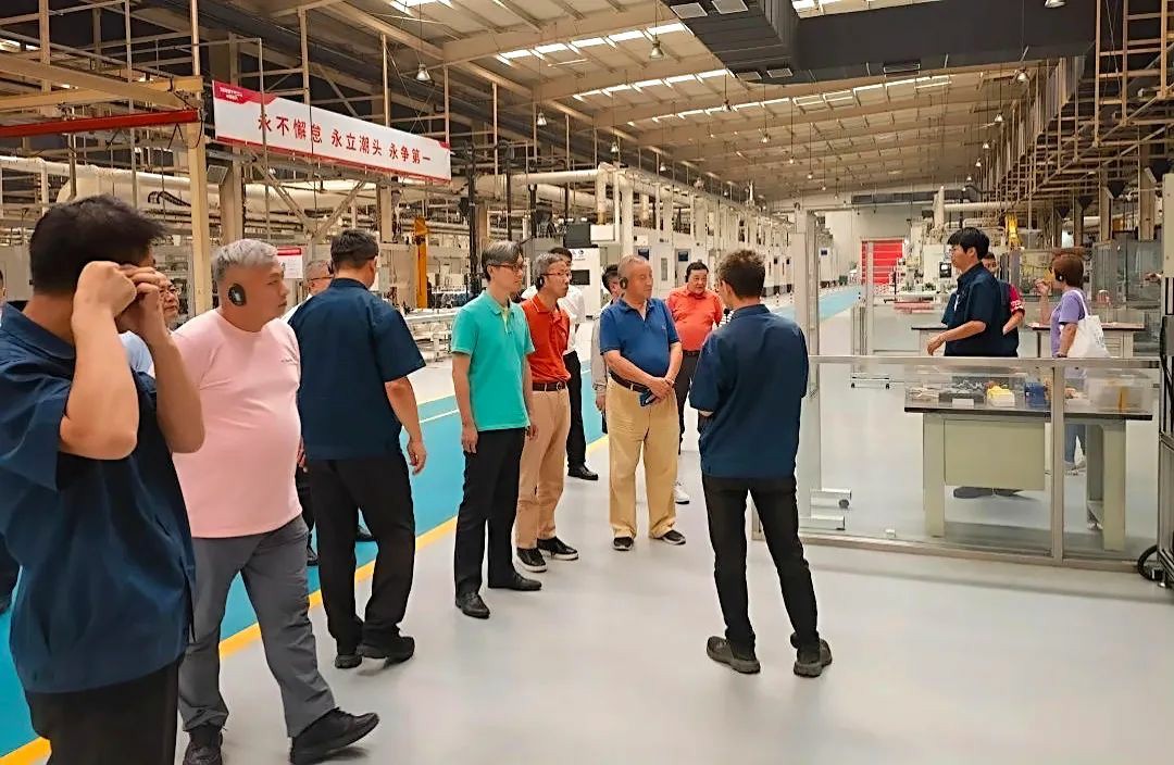 领略汕德卡智造风采,共谋上海集运全新发展! - 第2张 - 提加商用车网 领略汕德卡智造风采,共谋上海集运全新发展! - 第2张