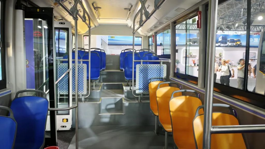 欧辉客车多元适老化产品矩阵 助力敬老爱老公共出行 - 第5张 - 提加商用车网 欧辉客车多元适老化产品矩阵 助力敬老爱老公共出行 - 第5张