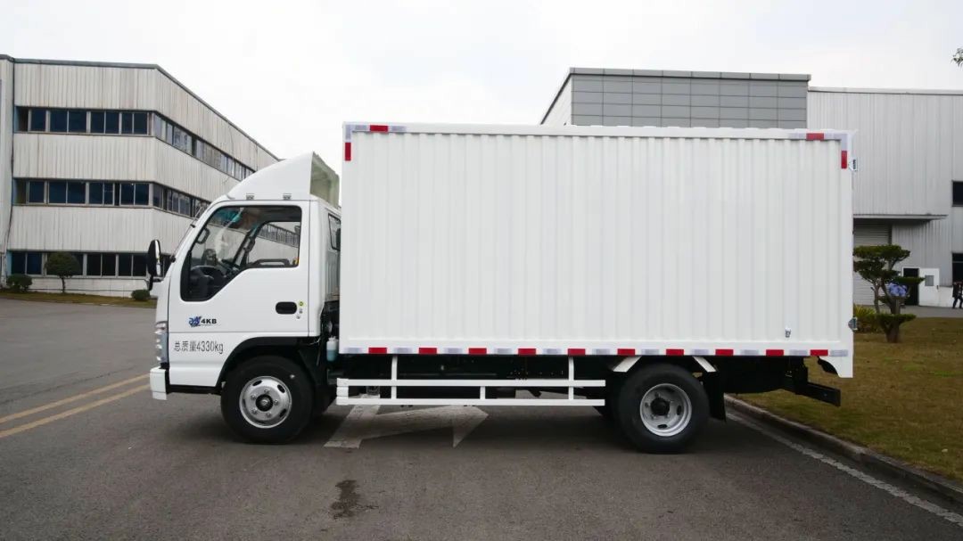 城配运输效率为王!庆铃五十铃新100P轻松畅赢 - 第2张 - 提加商用车网 城配运输效率为王!庆铃五十铃新100P轻松畅赢 - 第2张