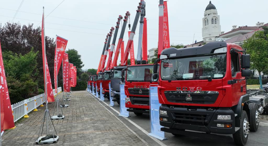 中国重汽豪沃随车吊:首战已胜 再攀高峰 - 第1张 - 提加商用车网 中国重汽豪沃随车吊:首战已胜 再攀高峰 - 第1张