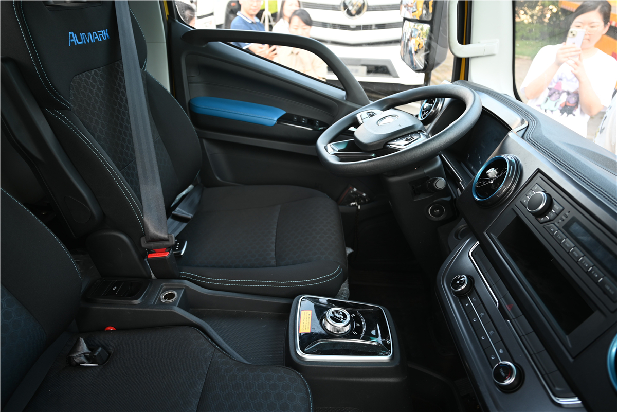 欧马可为何被称为“清障一哥”?看看这款车的实力你就明白了 - 第7张 - 提加商用车网 欧马可为何被称为“清障一哥”?看看这款车的实力你就明白了 - 第7张