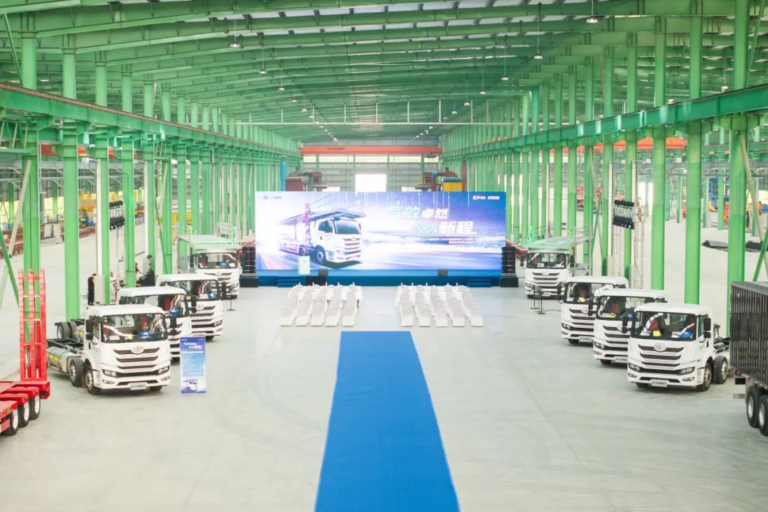 解放悍V-LNG中置轴轿运车隆重上市! - 第9张 - 提加商用车网 解放悍V-LNG中置轴轿运车隆重上市! - 第9张