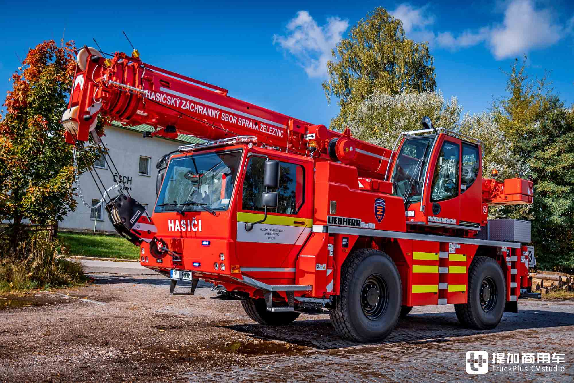 消防局也用吊车?4x4全驱配全轮转向+蟹行模式,带你看利勃海尔LTM 1030-2.1全地面起重机 - 第3张 - 提加商用车网 消防局也用吊车?4x4全驱配全轮转向+蟹行模式,带你看利勃海尔LTM 1030-2.1全地面起重机 - 第3张