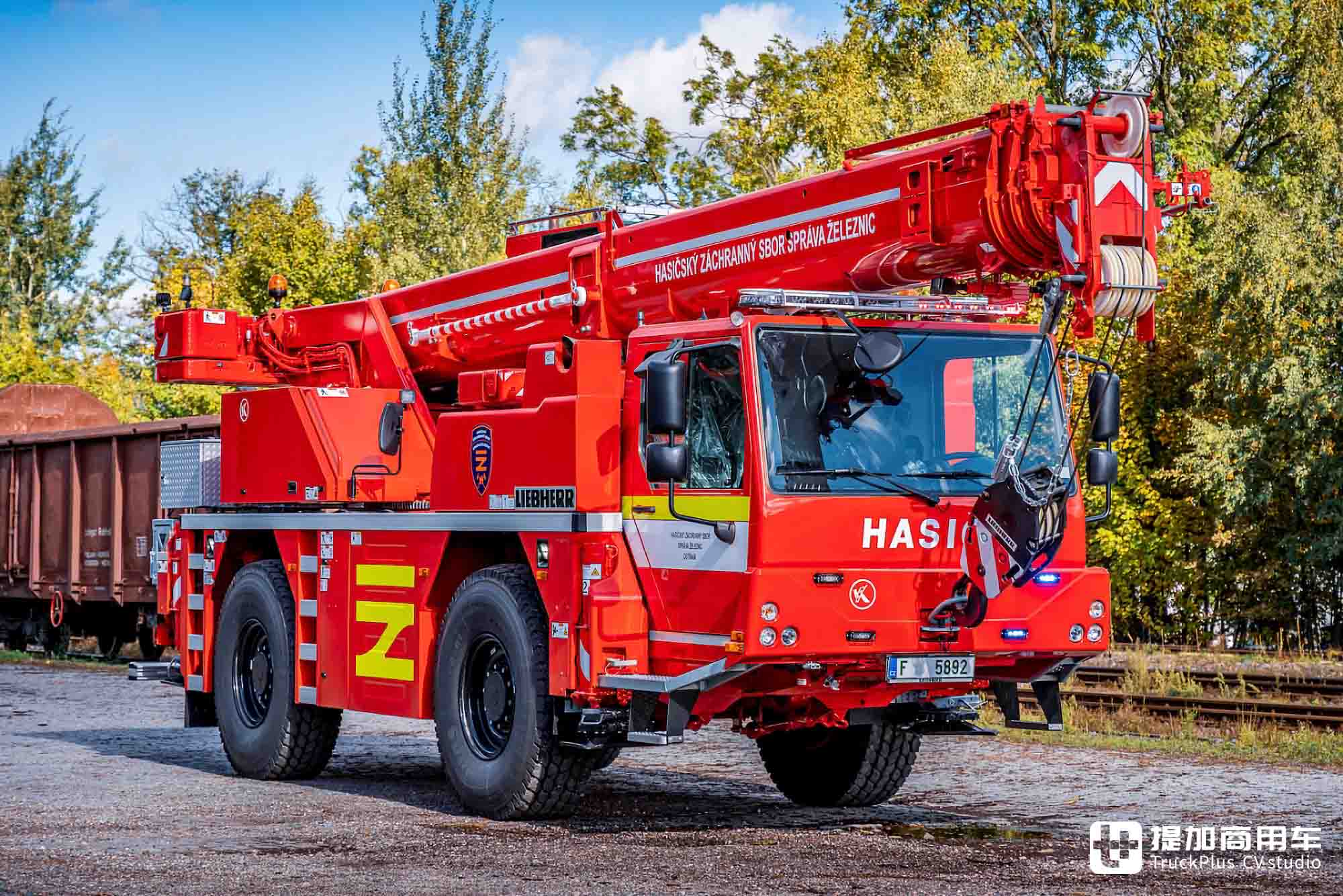 消防局也用吊车?4x4全驱配全轮转向+蟹行模式,带你看利勃海尔LTM 1030-2.1全地面起重机 - 第6张 - 提加商用车网 消防局也用吊车?4x4全驱配全轮转向+蟹行模式,带你看利勃海尔LTM 1030-2.1全地面起重机 - 第6张