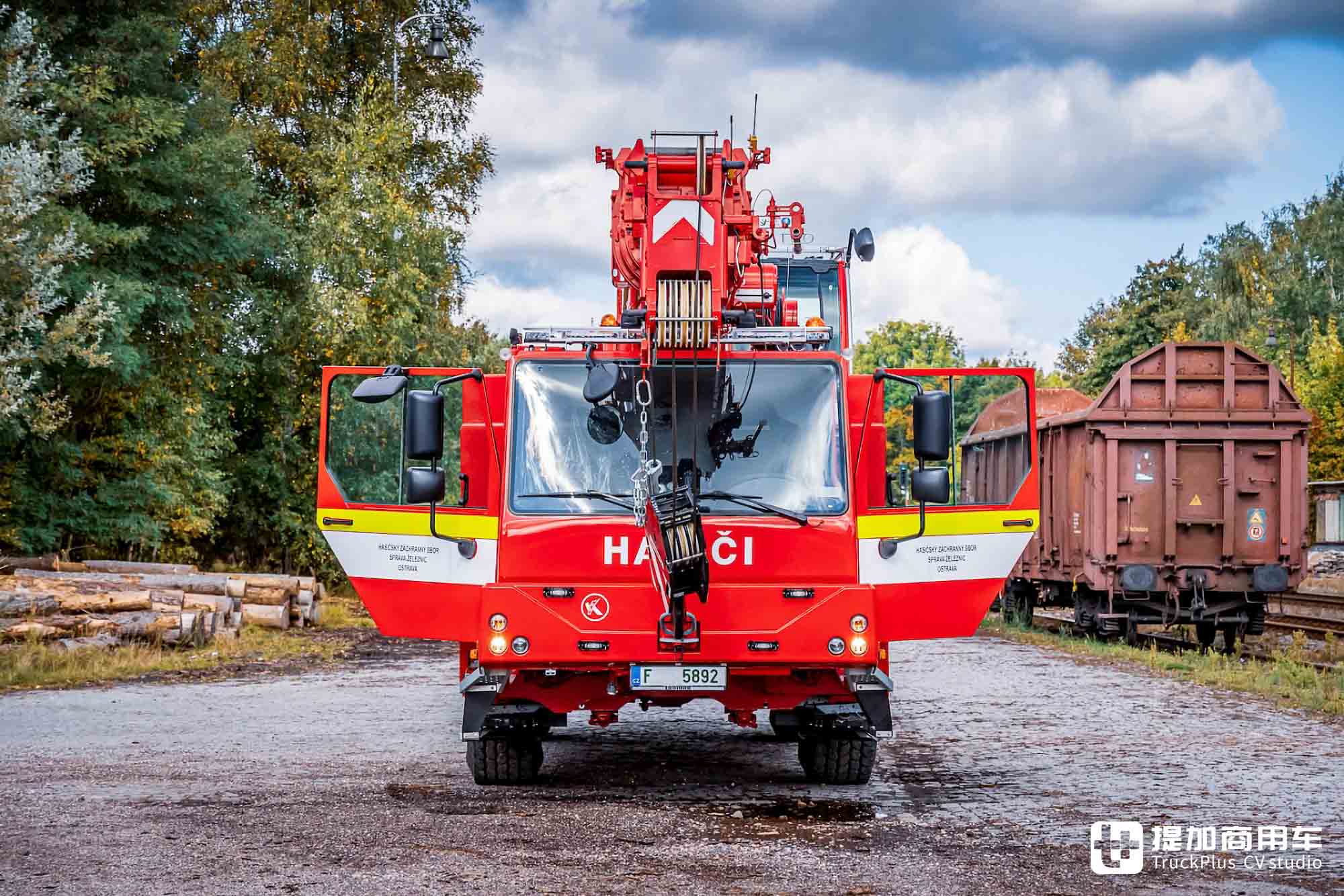 消防局也用吊车?4x4全驱配全轮转向+蟹行模式,带你看利勃海尔LTM 1030-2.1全地面起重机 - 第7张 - 提加商用车网 消防局也用吊车?4x4全驱配全轮转向+蟹行模式,带你看利勃海尔LTM 1030-2.1全地面起重机 - 第7张