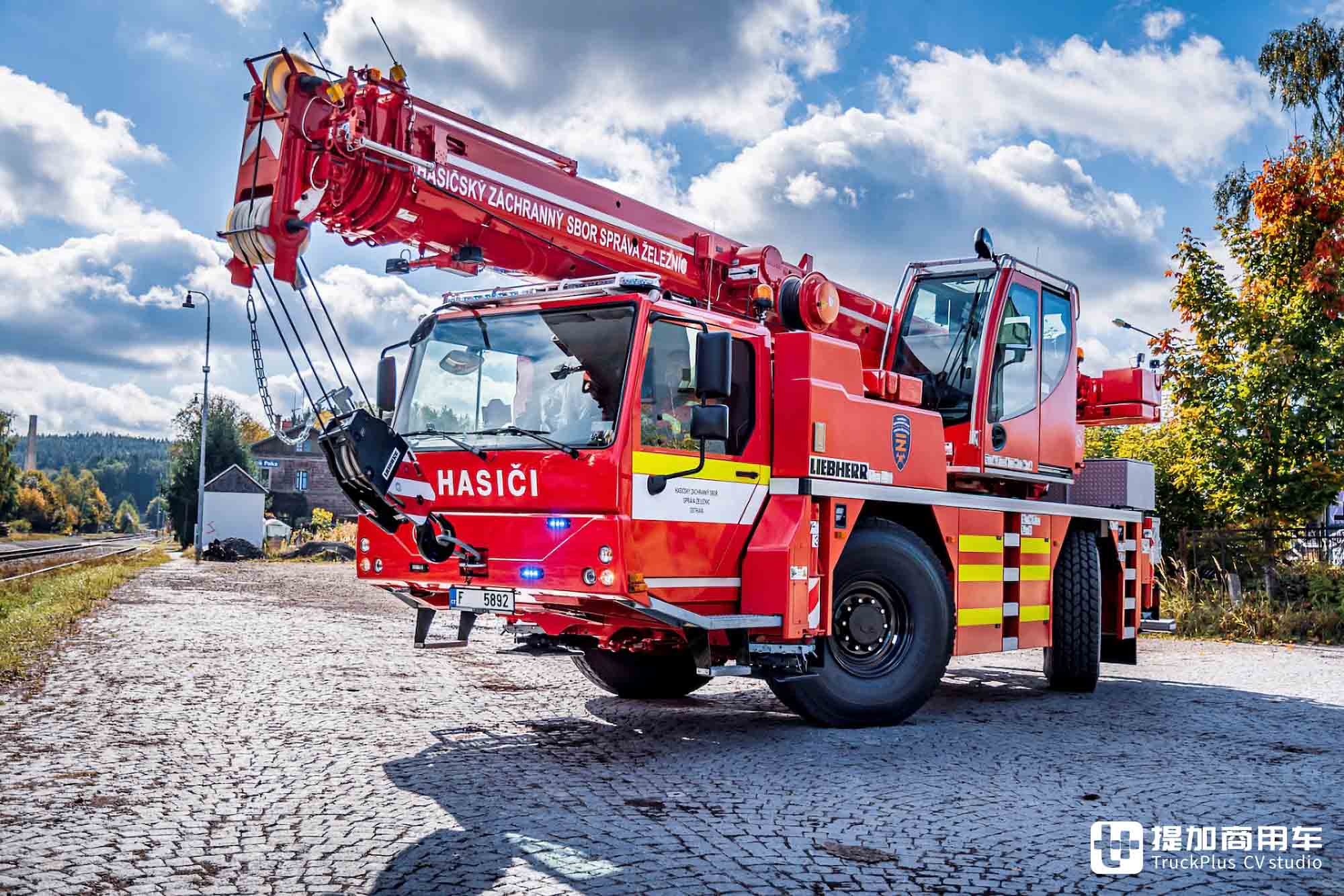 消防局也用吊车?4x4全驱配全轮转向+蟹行模式,带你看利勃海尔LTM 1030-2.1全地面起重机 - 第8张 - 提加商用车网 消防局也用吊车?4x4全驱配全轮转向+蟹行模式,带你看利勃海尔LTM 1030-2.1全地面起重机 - 第8张