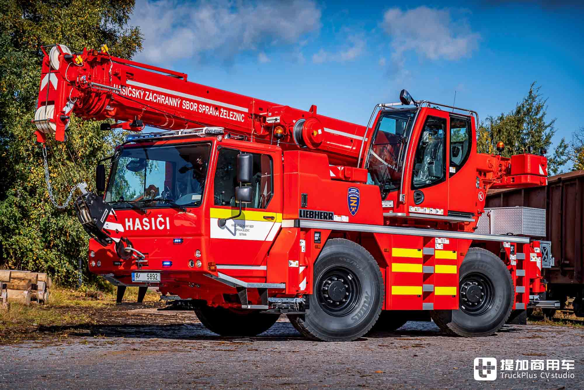 消防局也用吊车?4x4全驱配全轮转向+蟹行模式,带你看利勃海尔LTM 1030-2.1全地面起重机 - 第9张 - 提加商用车网 消防局也用吊车?4x4全驱配全轮转向+蟹行模式,带你看利勃海尔LTM 1030-2.1全地面起重机 - 第9张