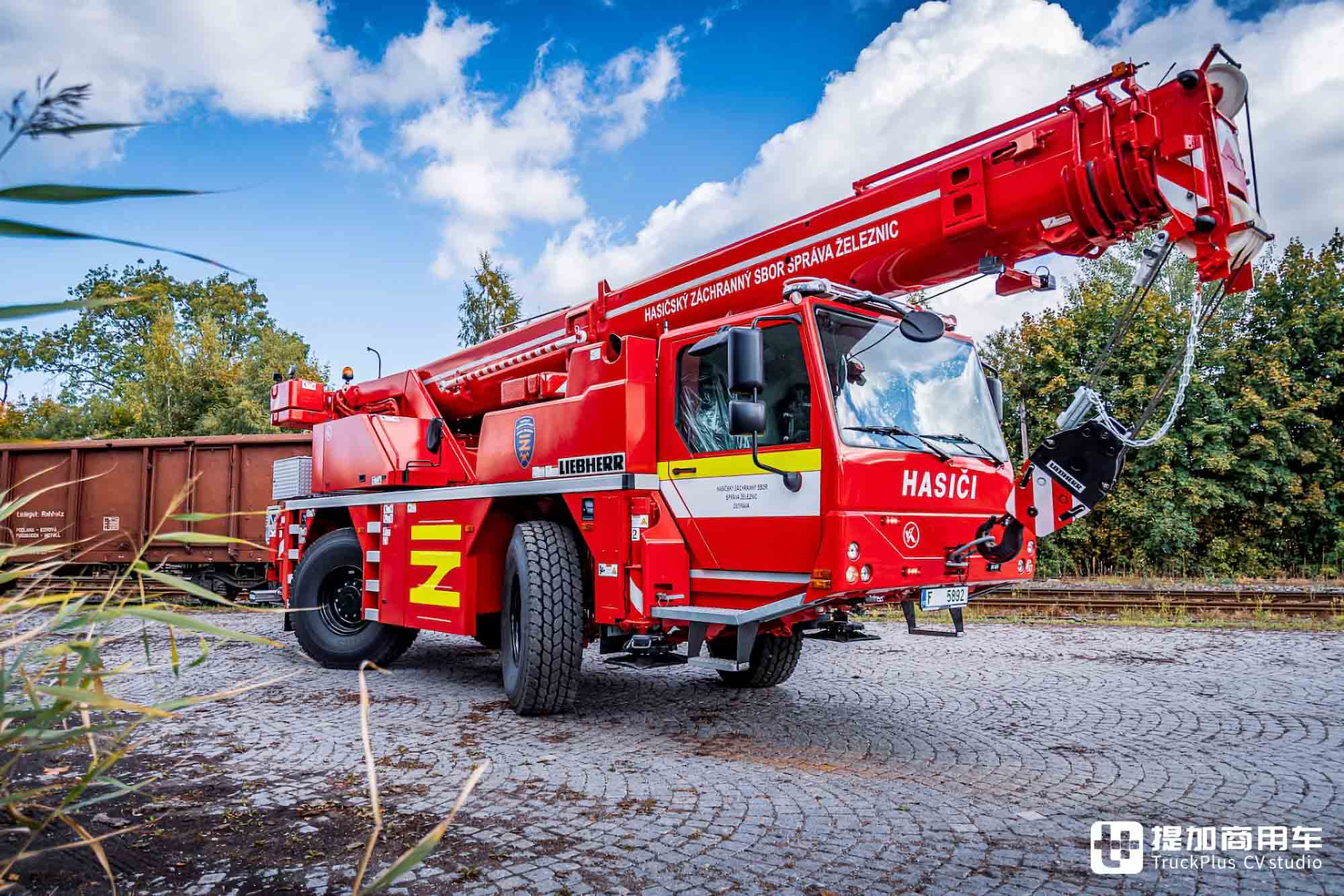 消防局也用吊车?4x4全驱配全轮转向+蟹行模式,带你看利勃海尔LTM 1030-2.1全地面起重机 - 第16张 - 提加商用车网 消防局也用吊车?4x4全驱配全轮转向+蟹行模式,带你看利勃海尔LTM 1030-2.1全地面起重机 - 第16张