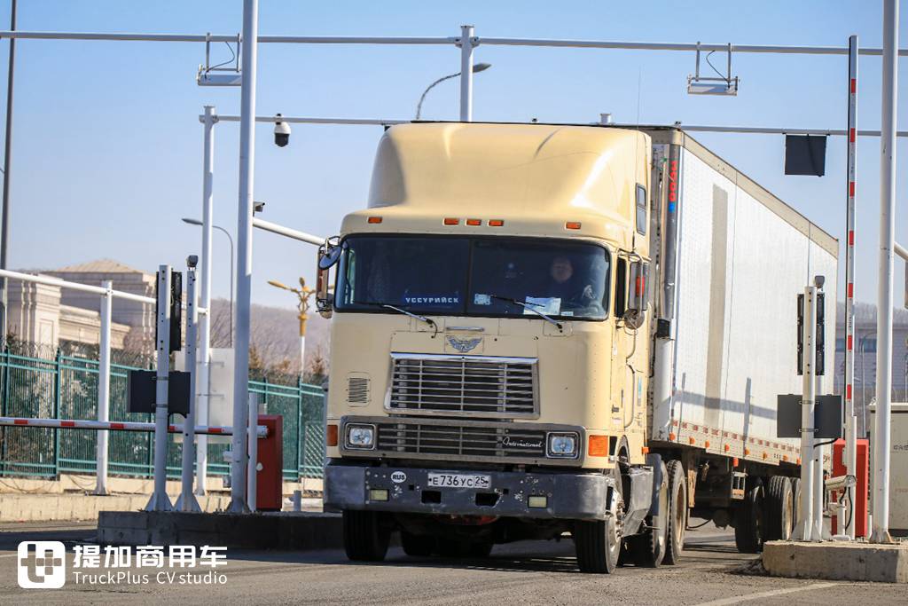 绥芬河口岸俄罗斯卡车实拍终章来了,再带你看看老毛子爱开的那些美国卡车 - 第16张 - 提加商用车网 绥芬河口岸俄罗斯卡车实拍终章来了,再带你看看老毛子爱开的那些美国卡车 - 第16张