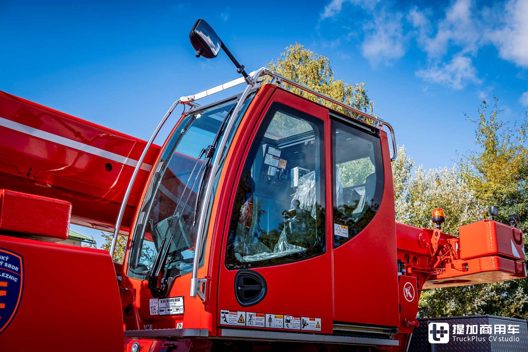 消防局也用吊车?4x4全驱配全轮转向+蟹行模式,带你看利勃海尔LTM 1030-2.1全地面起重机 - 第22张 - 提加商用车网 消防局也用吊车?4x4全驱配全轮转向+蟹行模式,带你看利勃海尔LTM 1030-2.1全地面起重机 - 第22张