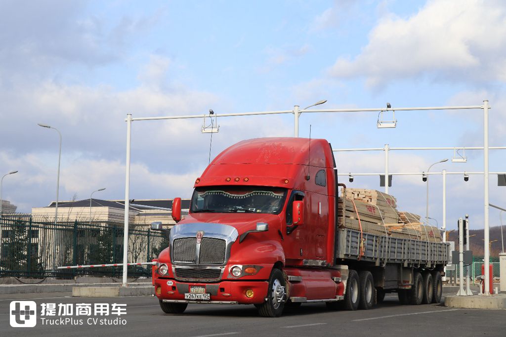 绥芬河口岸俄罗斯卡车实拍终章来了,再带你看看老毛子爱开的那些美国卡车 - 第27张 - 提加商用车网 绥芬河口岸俄罗斯卡车实拍终章来了,再带你看看老毛子爱开的那些美国卡车 - 第27张
