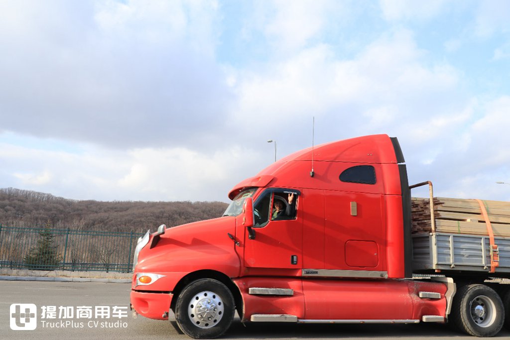 绥芬河口岸俄罗斯卡车实拍终章来了,再带你看看老毛子爱开的那些美国卡车 - 第28张 - 提加商用车网 绥芬河口岸俄罗斯卡车实拍终章来了,再带你看看老毛子爱开的那些美国卡车 - 第28张