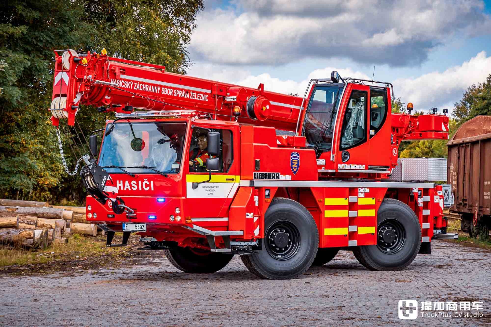 消防局也用吊车?4x4全驱配全轮转向+蟹行模式,带你看利勃海尔LTM 1030-2.1全地面起重机 - 第29张 - 提加商用车网 消防局也用吊车?4x4全驱配全轮转向+蟹行模式,带你看利勃海尔LTM 1030-2.1全地面起重机 - 第29张