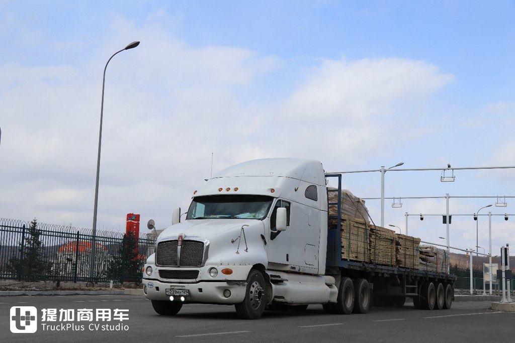 绥芬河口岸俄罗斯卡车实拍终章来了,再带你看看老毛子爱开的那些美国卡车 - 第29张 - 提加商用车网 绥芬河口岸俄罗斯卡车实拍终章来了,再带你看看老毛子爱开的那些美国卡车 - 第29张