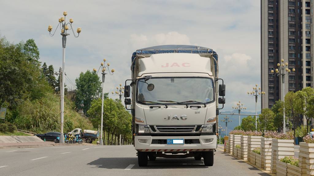 物产中国 百万同行│福建南平江师傅:“闽北第一椒”供不应求,骏铃V8跑得快行得稳,5年67万公里像新车 - 第1张 - 提加商用车网 物产中国 百万同行│福建南平江师傅:“闽北第一椒”供不应求,骏铃V8跑得快行得稳,5年67万公里像新车 - 第1张