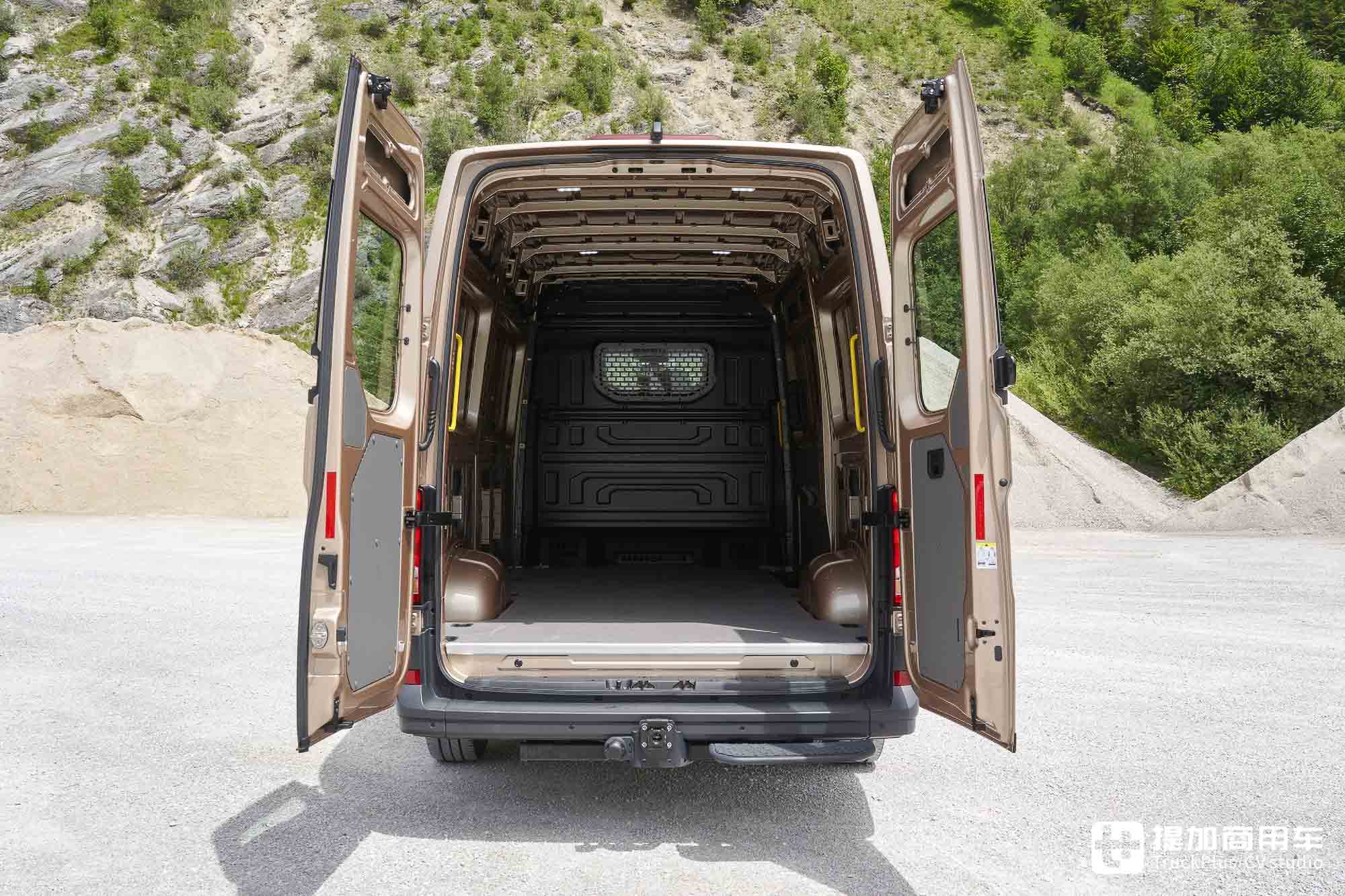 B型越野房车圣体?4x4全驱+智能座舱,德国曼恩TGE Next Level厢货了解一下 - 第16张 - 提加商用车网 B型越野房车圣体?4x4全驱+智能座舱,德国曼恩TGE Next Level厢货了解一下 - 第16张