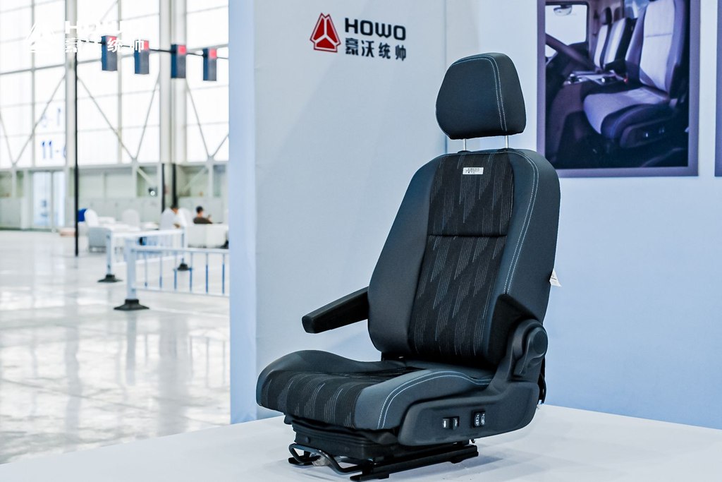 领先“人乐享”——中国重汽HOWO轻卡统帅PRO打造高端驾乘新体验 - 第3张 - 提加商用车网 领先“人乐享”——中国重汽HOWO轻卡统帅PRO打造高端驾乘新体验 - 第3张