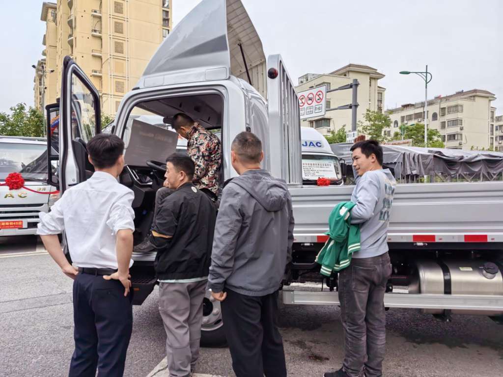 帅铃S3荣耀版:创业好拍档,直接开到地库电梯口 - 第3张 - 提加商用车网 帅铃S3荣耀版:创业好拍档,直接开到地库电梯口 - 第3张