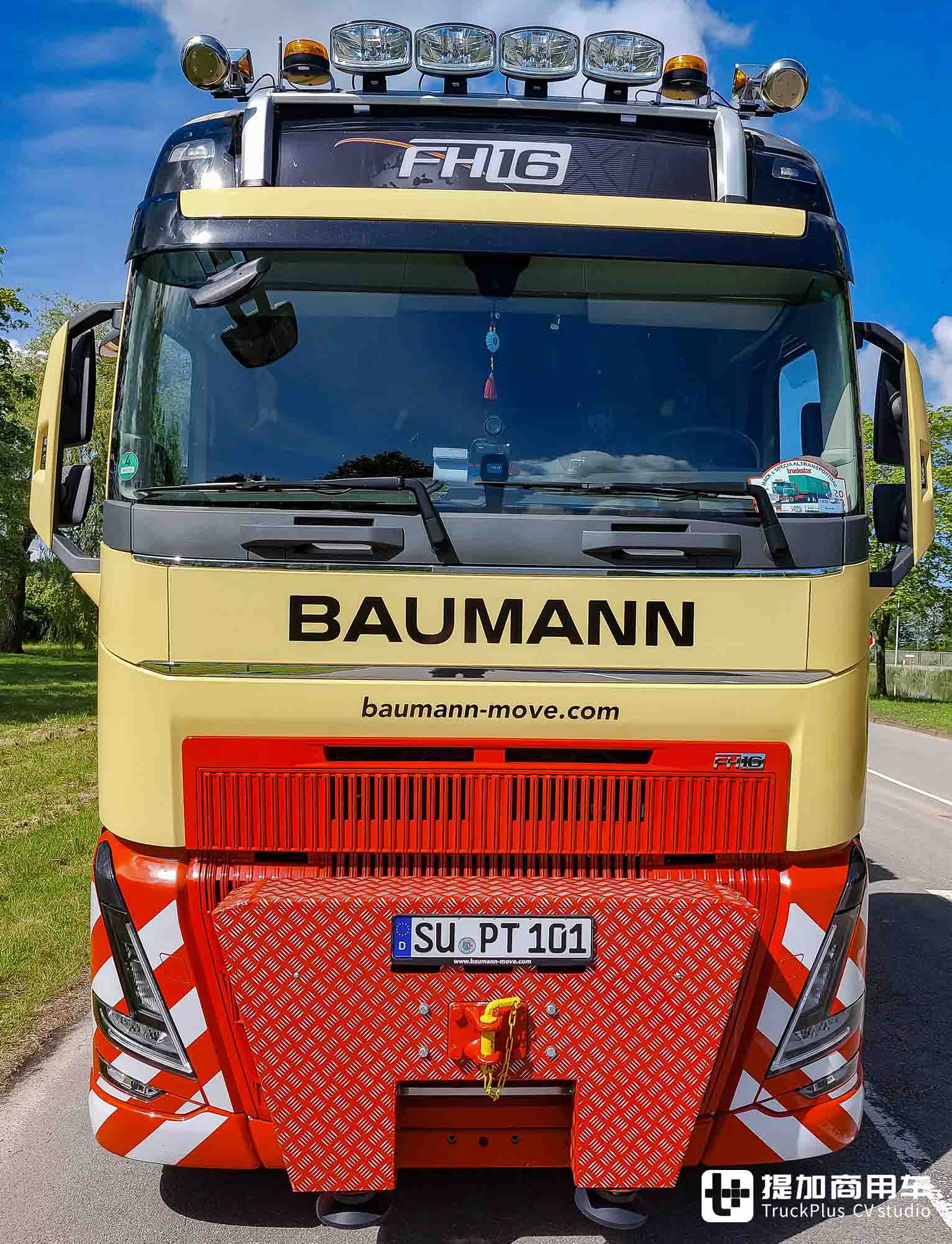 750匹马力+顶级车身配置,大件运输后勤车,沃尔沃FH 16多用途随车吊实拍 - 第3张 - 提加商用车网 750匹马力+顶级车身配置,大件运输后勤车,沃尔沃FH 16多用途随车吊实拍 - 第3张