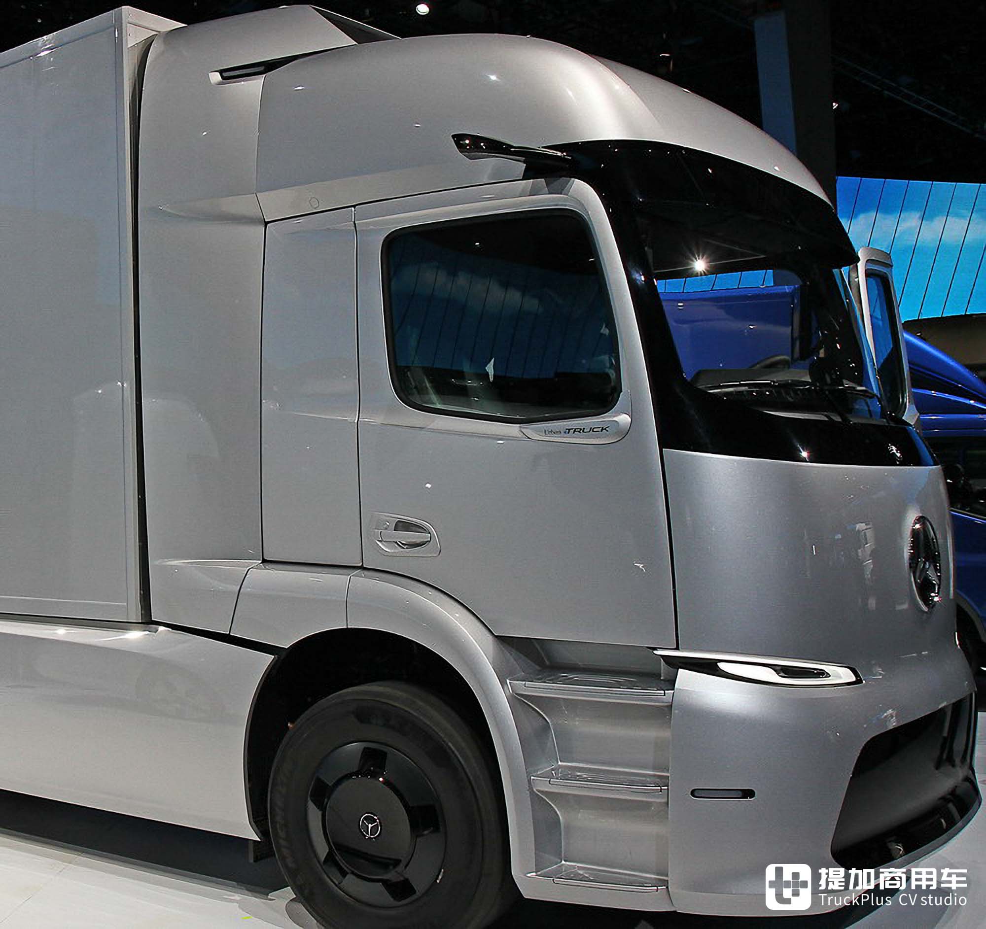 智能配置超前,造型似未来产物,回顾8年前的城配概念车:奔驰Urban eTruck - 第4张 - 提加商用车网 智能配置超前,造型似未来产物,回顾8年前的城配概念车:奔驰Urban eTruck - 第4张