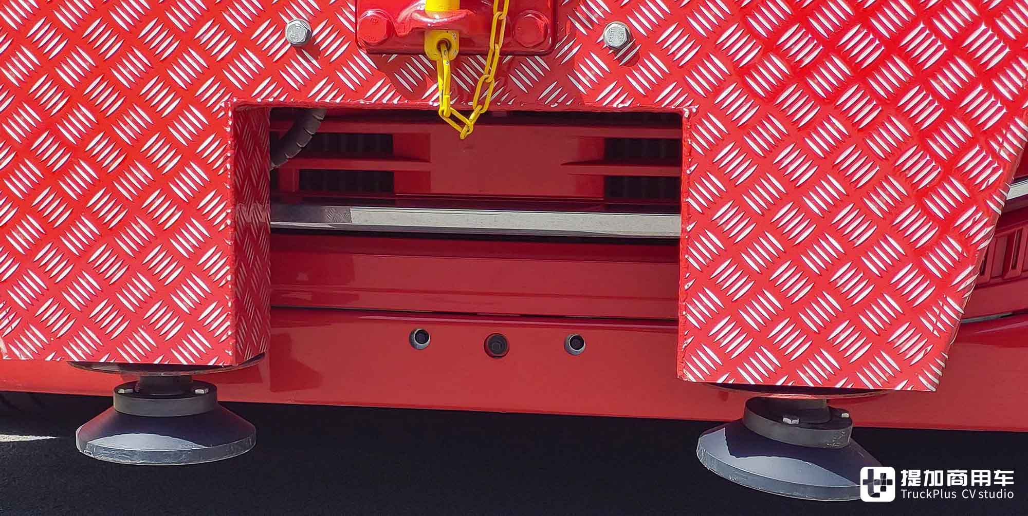 750匹马力+顶级车身配置,大件运输后勤车,沃尔沃FH 16多用途随车吊实拍 - 第7张 - 提加商用车网 750匹马力+顶级车身配置,大件运输后勤车,沃尔沃FH 16多用途随车吊实拍 - 第7张