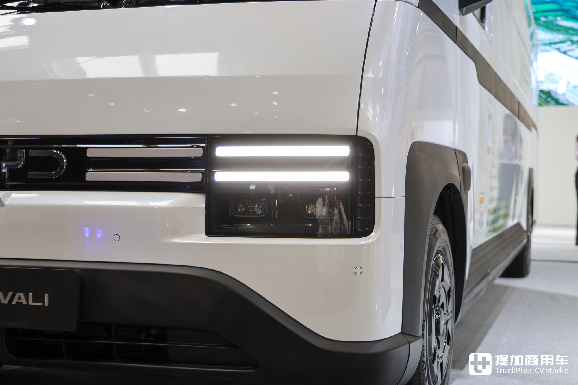 2024IAA:E-VALI纯电厢货、EYT 2.0码头牵引车亮相,比亚迪双新品全球首发 - 第10张 - 提加商用车网 2024IAA:E-VALI纯电厢货、EYT 2.0码头牵引车亮相,比亚迪双新品全球首发 - 第10张