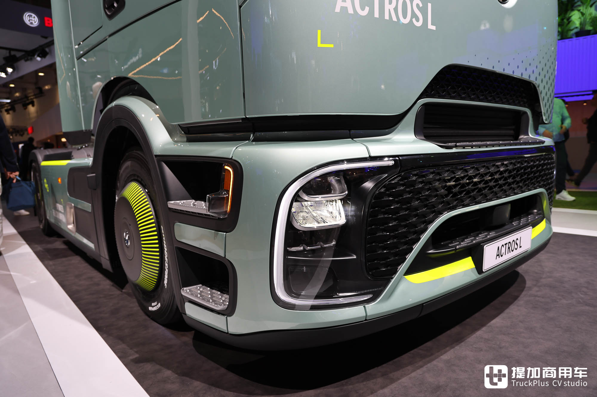 2024IAA:未来派全新平台,柴油动力再升级,奔驰新一代Actros L旗舰车型来袭 - 第15张 - 提加商用车网 2024IAA:未来派全新平台,柴油动力再升级,奔驰新一代Actros L旗舰车型来袭 - 第15张
