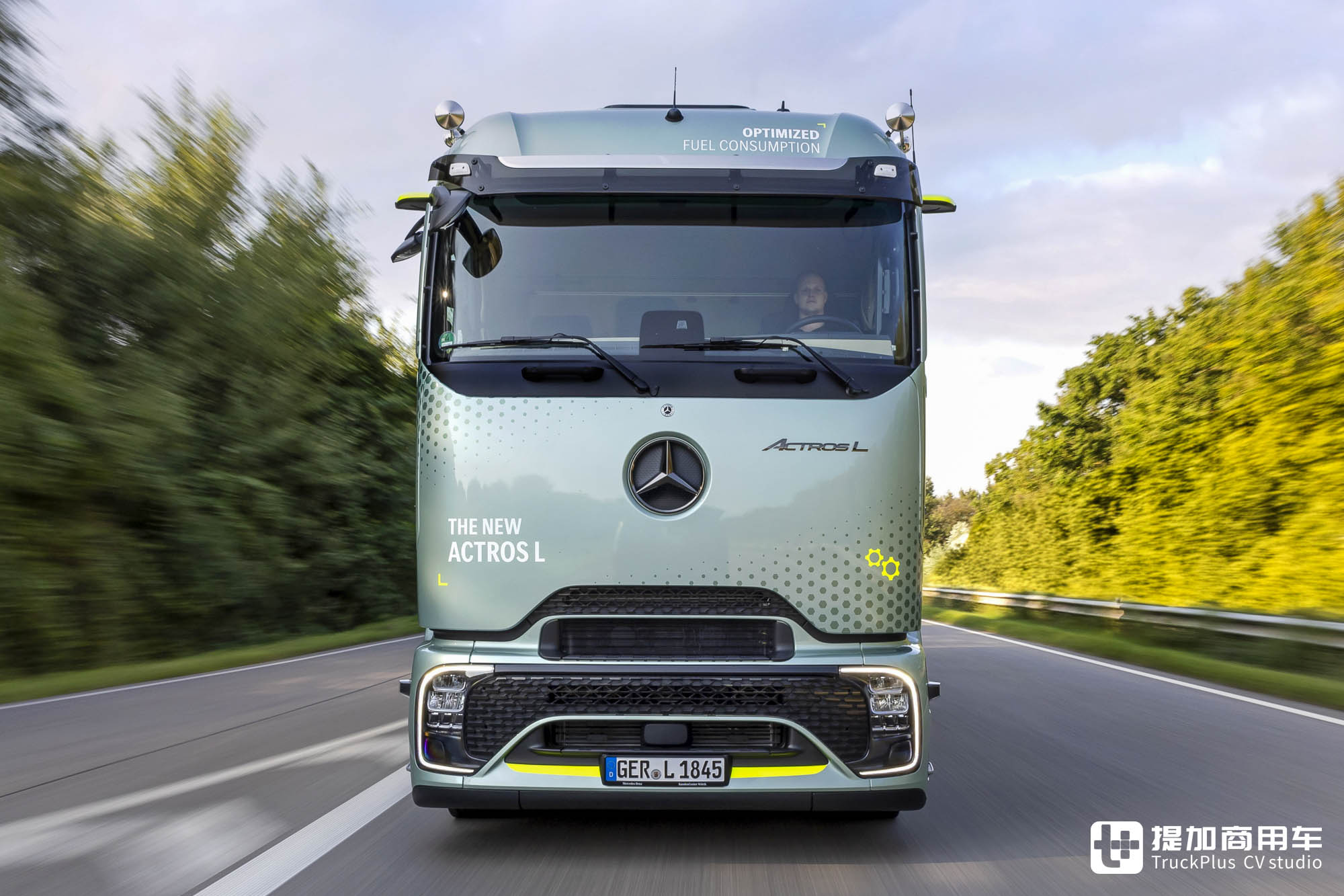 2024IAA:聚焦脱碳及数字化、智能化,奔驰带来多款柴油、纯电动前沿展品 - 第16张 - 提加商用车网 2024IAA:聚焦脱碳及数字化、智能化,奔驰带来多款柴油、纯电动前沿展品 - 第16张