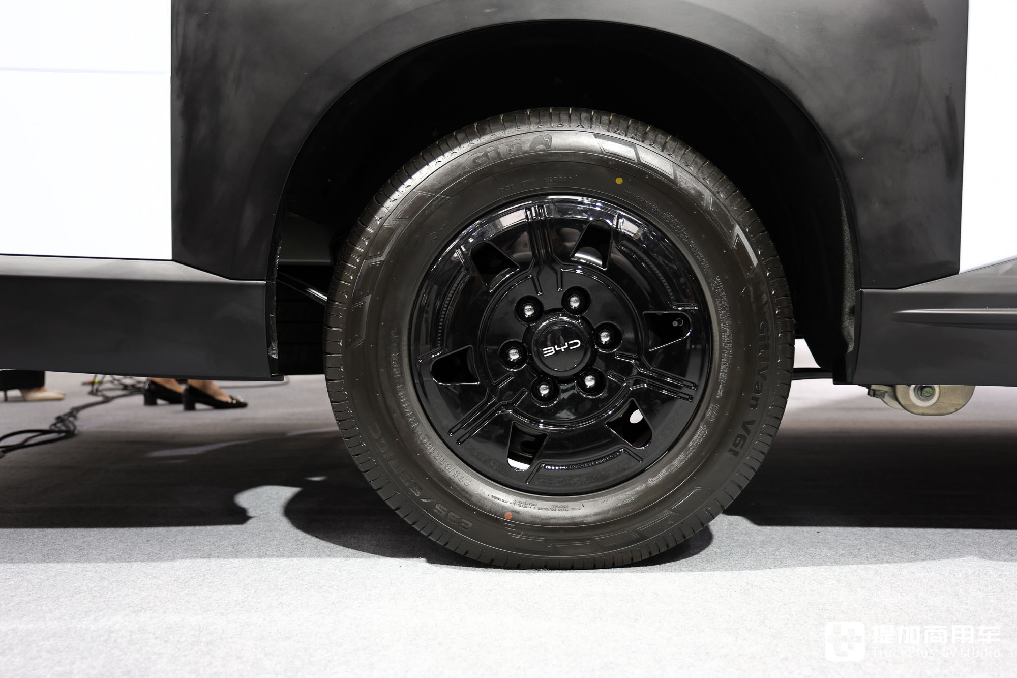 2024IAA:E-VALI纯电厢货、EYT 2.0码头牵引车亮相,比亚迪双新品全球首发 - 第16张 - 提加商用车网 2024IAA:E-VALI纯电厢货、EYT 2.0码头牵引车亮相,比亚迪双新品全球首发 - 第16张