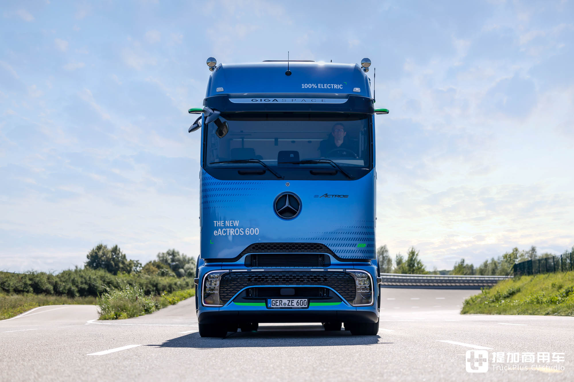 2024IAA:聚焦脱碳及数字化、智能化,奔驰带来多款柴油、纯电动前沿展品 - 第23张 - 提加商用车网 2024IAA:聚焦脱碳及数字化、智能化,奔驰带来多款柴油、纯电动前沿展品 - 第23张