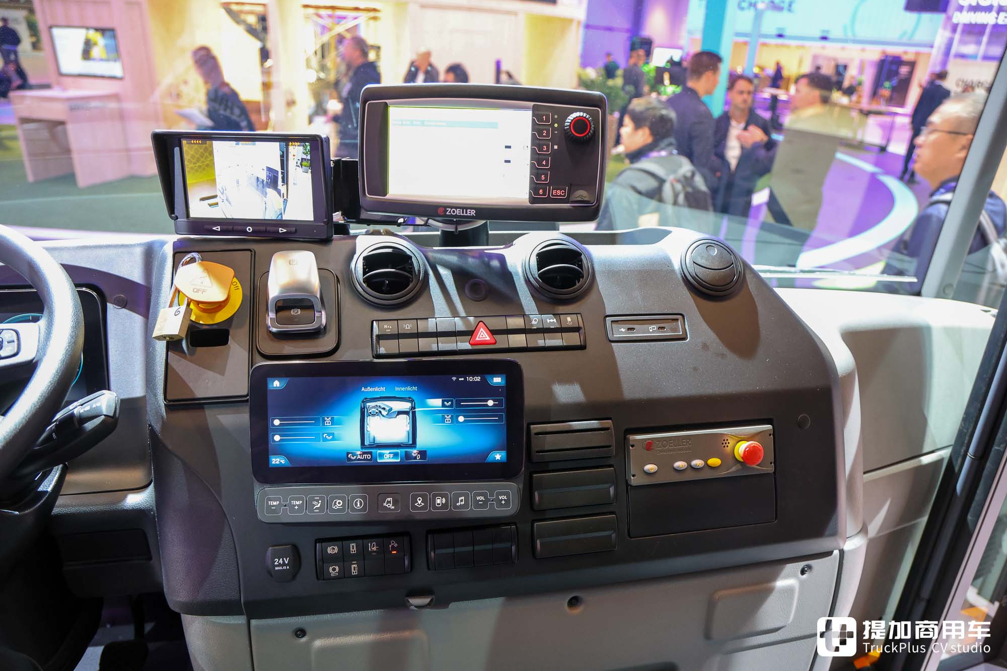2024IAA:低入口卡车领域的先驱者,奔驰eEconic 300纯电动车型实拍 - 第30张 - 提加商用车网 2024IAA:低入口卡车领域的先驱者,奔驰eEconic 300纯电动车型实拍 - 第30张
