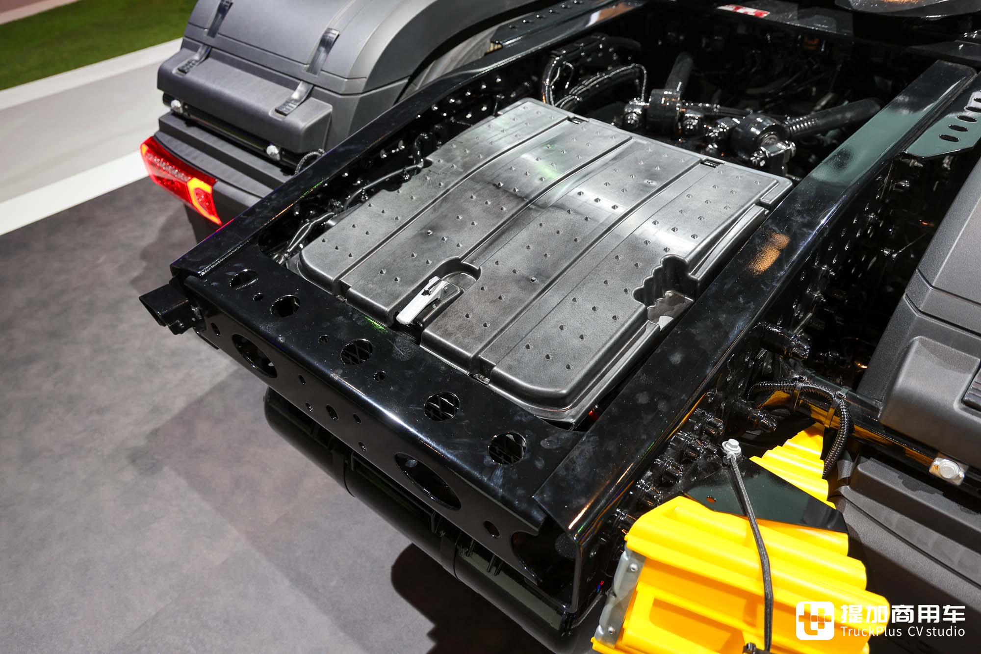 2024IAA:未来派全新平台,柴油动力再升级,奔驰新一代Actros L旗舰车型来袭 - 第32张 - 提加商用车网 2024IAA:未来派全新平台,柴油动力再升级,奔驰新一代Actros L旗舰车型来袭 - 第32张