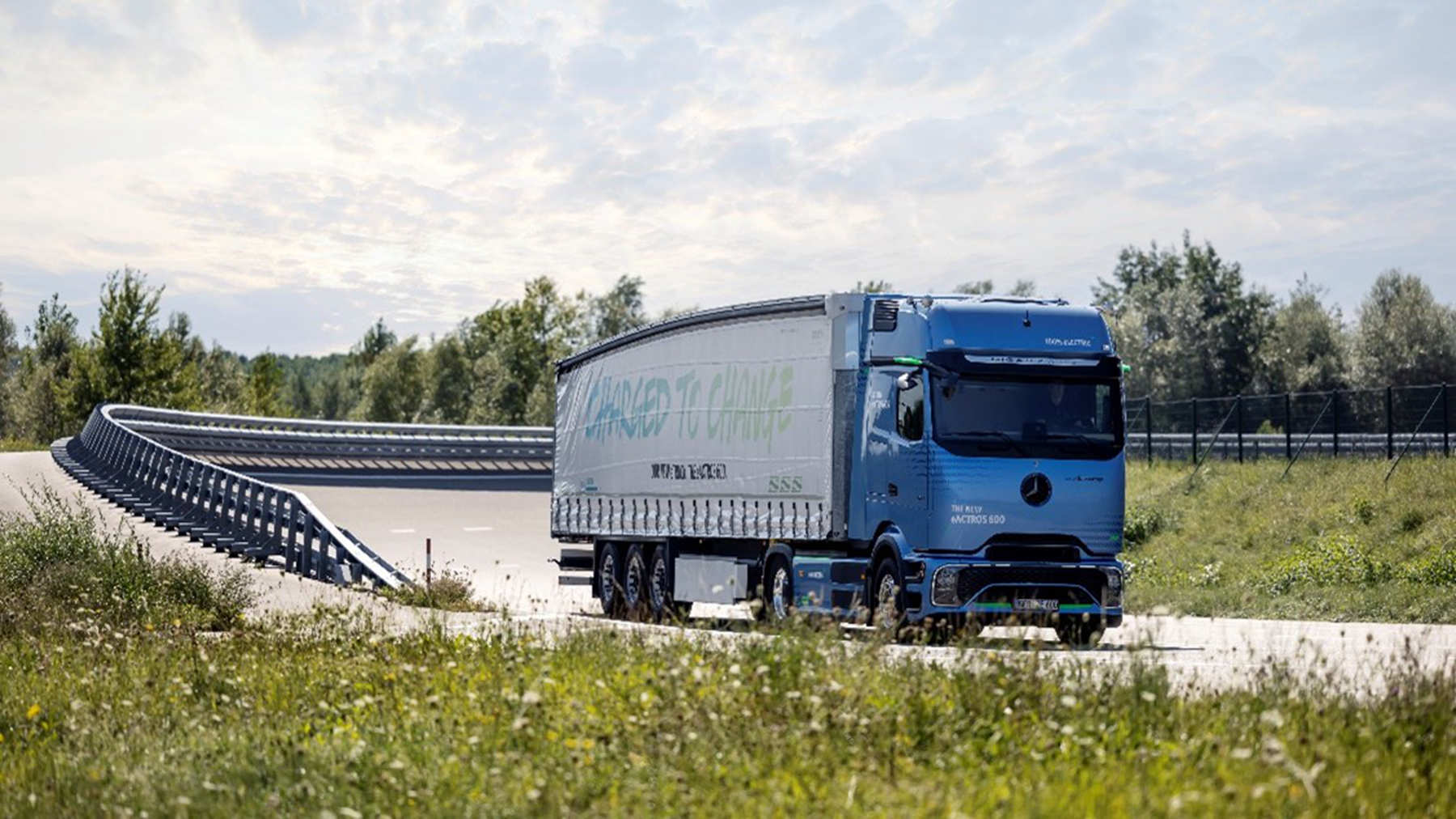 戴姆勒卡车IAA2024：聚焦碳中和长途运输，梅赛德斯-奔驰eActros 600纯电动卡车预计11月实现量产