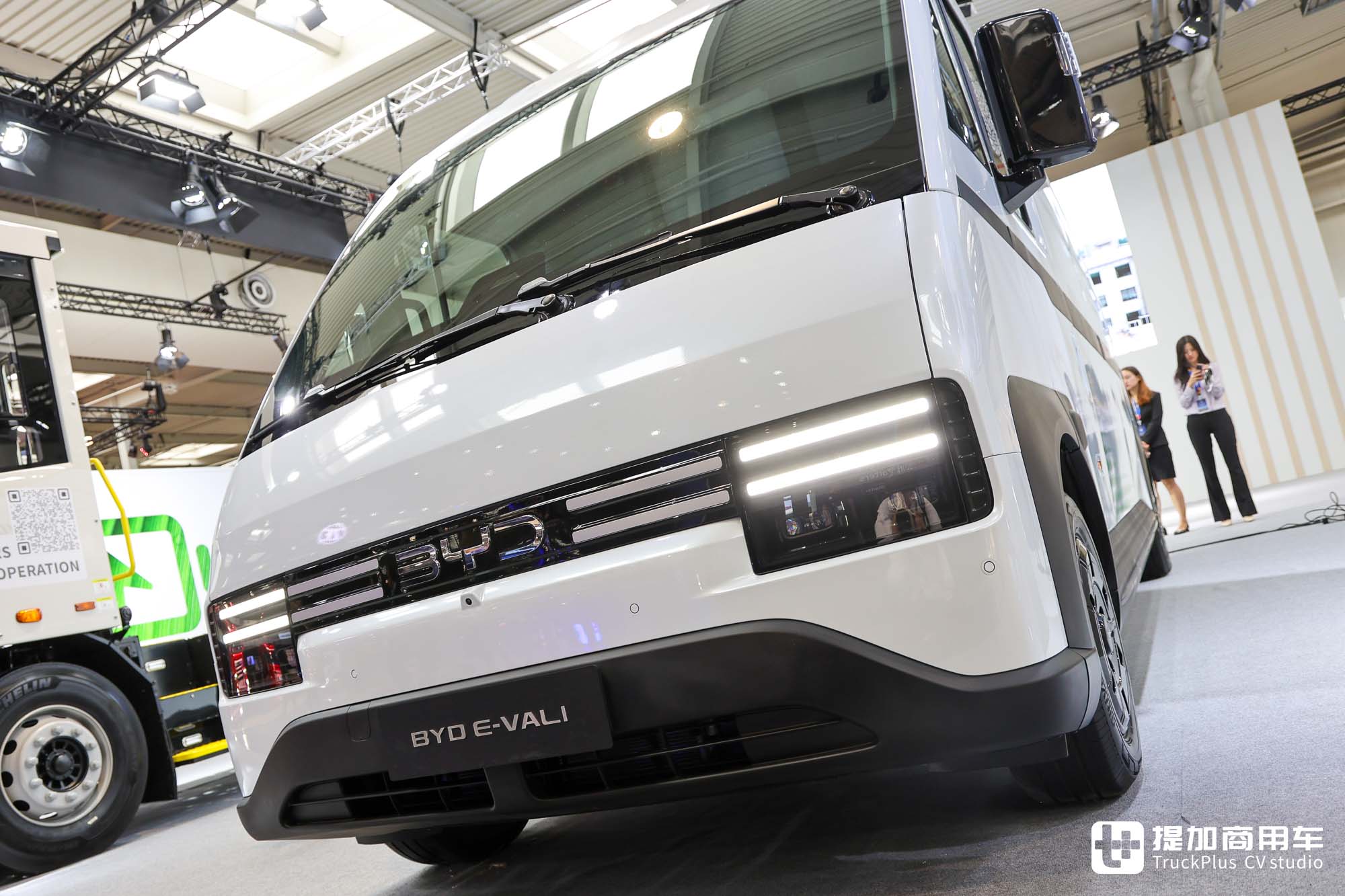 2024IAA:E-VALI纯电厢货、EYT 2.0码头牵引车亮相,比亚迪双新品全球首发 - 第6张 - 提加商用车网 2024IAA:E-VALI纯电厢货、EYT 2.0码头牵引车亮相,比亚迪双新品全球首发 - 第6张