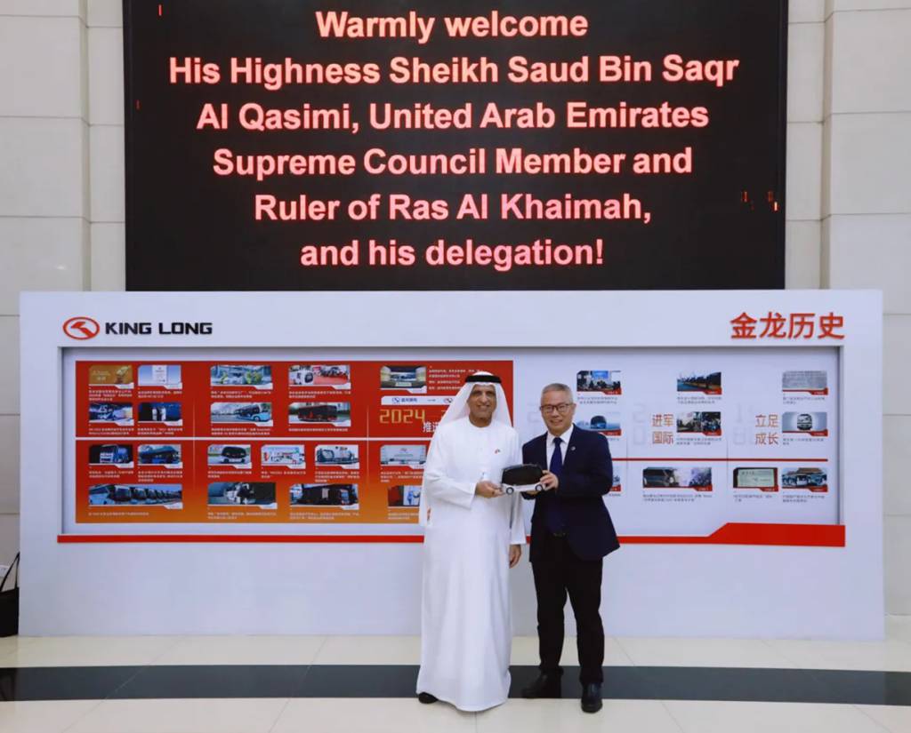 阿联酋联邦最高委员会成员、哈伊马角酋长萨欧德一行参访厦门金龙 - 第3张 - 提加商用车网 阿联酋联邦最高委员会成员、哈伊马角酋长萨欧德一行参访厦门金龙 - 第3张