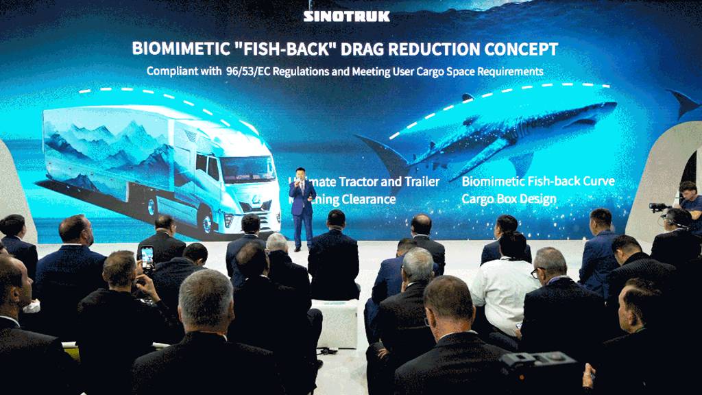 一抹天青亮全球丨中国重汽黄河重卡闪耀德国汉诺威商用车展 - 第3张