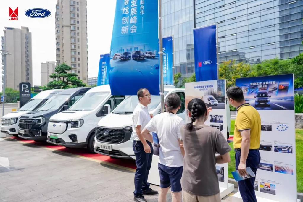 江铃福特轻客助力客运创新转型 - 第4张