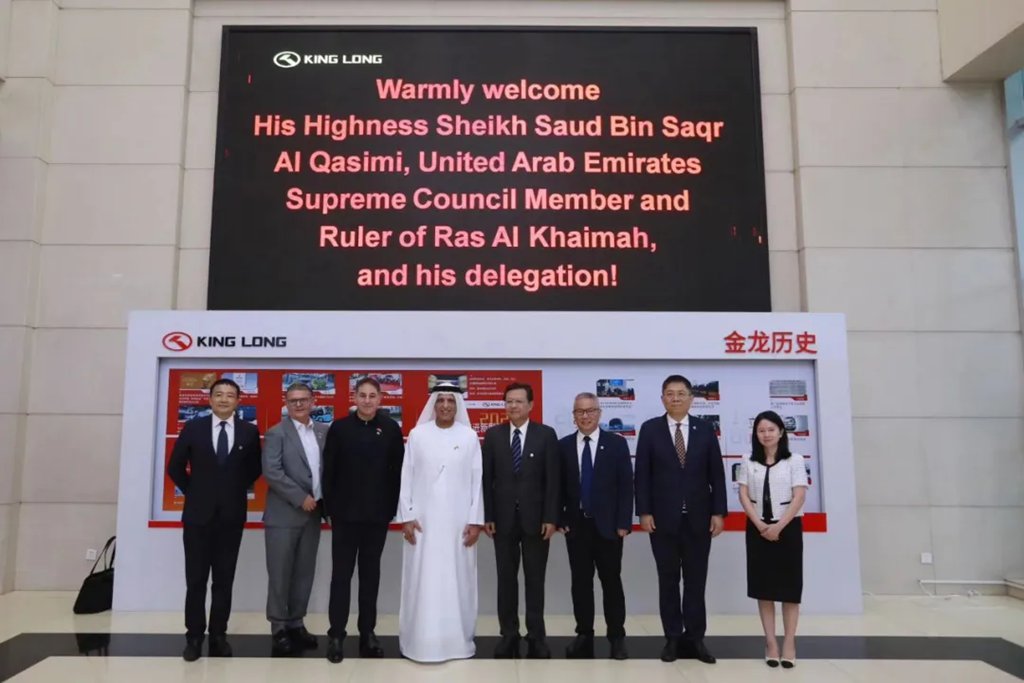 阿联酋联邦最高委员会成员、哈伊马角酋长萨欧德一行参访厦门金龙 - 第4张 - 提加商用车网 阿联酋联邦最高委员会成员、哈伊马角酋长萨欧德一行参访厦门金龙 - 第4张
