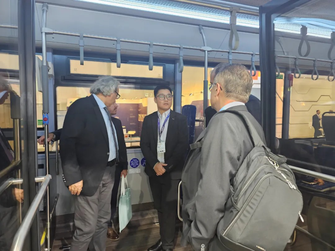 【车展品鉴】带您走进亚星全新C12E乘客篇——优质出行体验 - 第8张