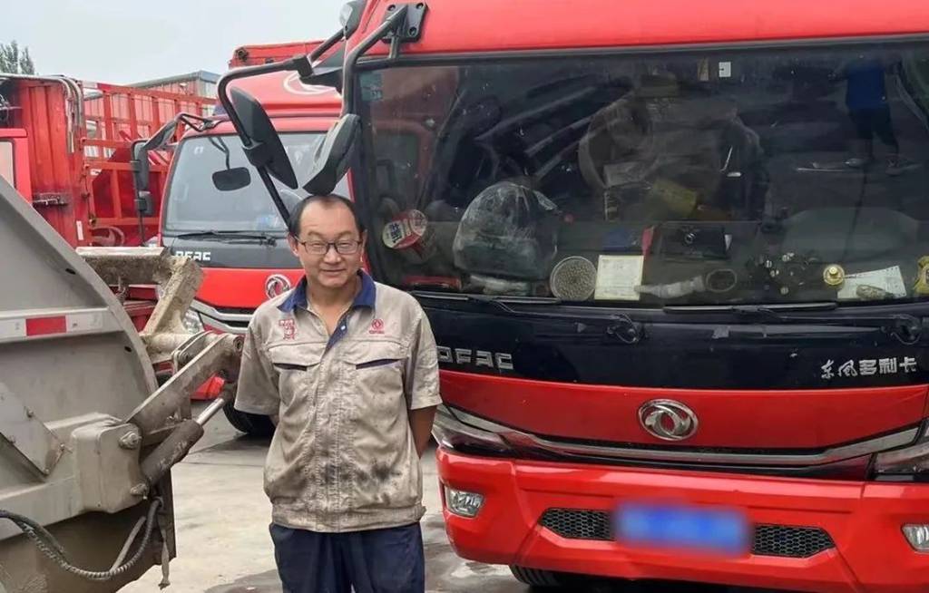 服务之星 | 李永亮:专注汽修技艺 诠释工匠精神 - 第1张 - 提加商用车网 服务之星 | 李永亮:专注汽修技艺 诠释工匠精神 - 第1张