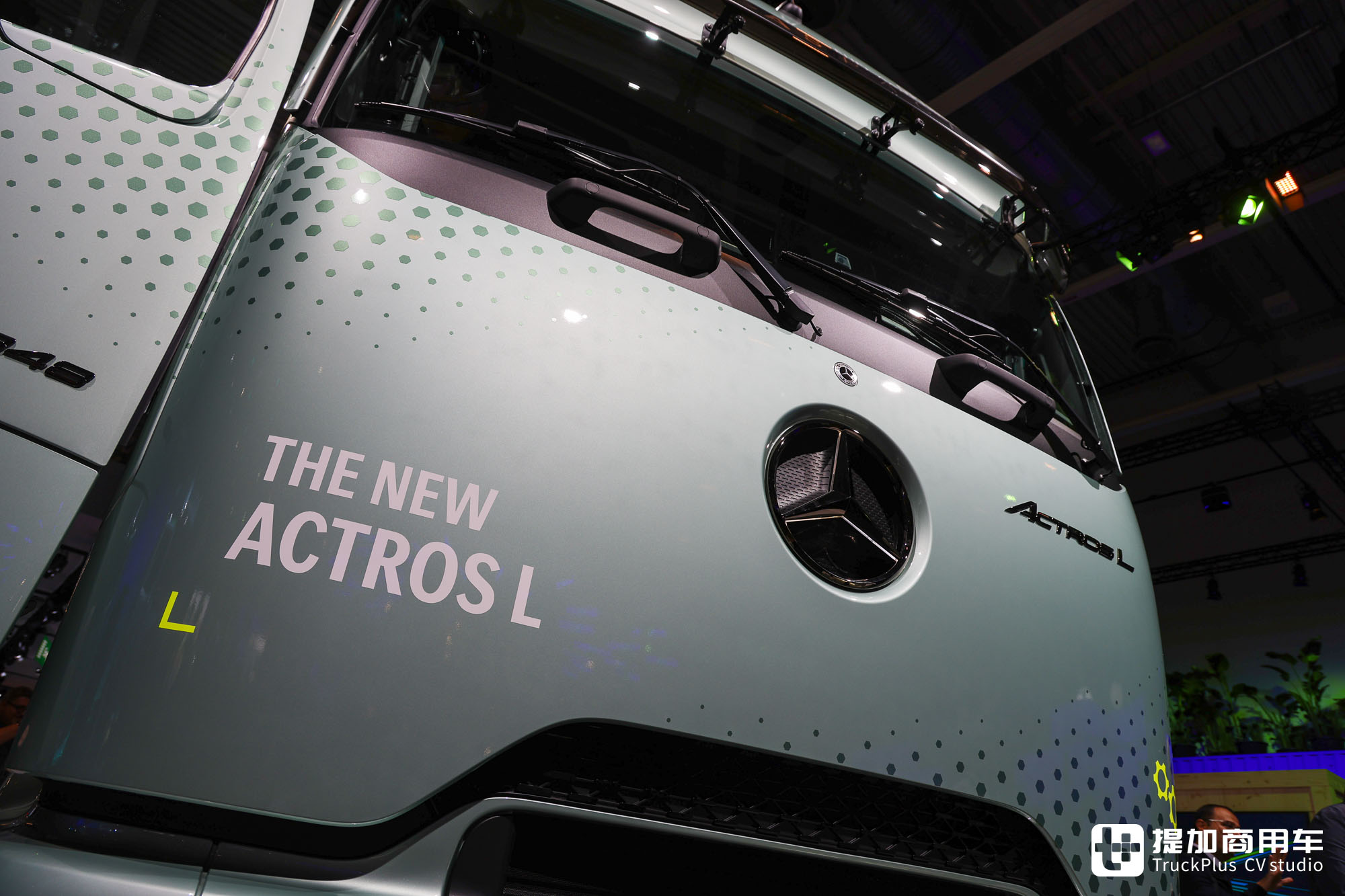 2024IAA:未来派全新平台,柴油动力再升级,奔驰新一代Actros L旗舰车型来袭 - 第7张 - 提加商用车网 2024IAA:未来派全新平台,柴油动力再升级,奔驰新一代Actros L旗舰车型来袭 - 第7张
