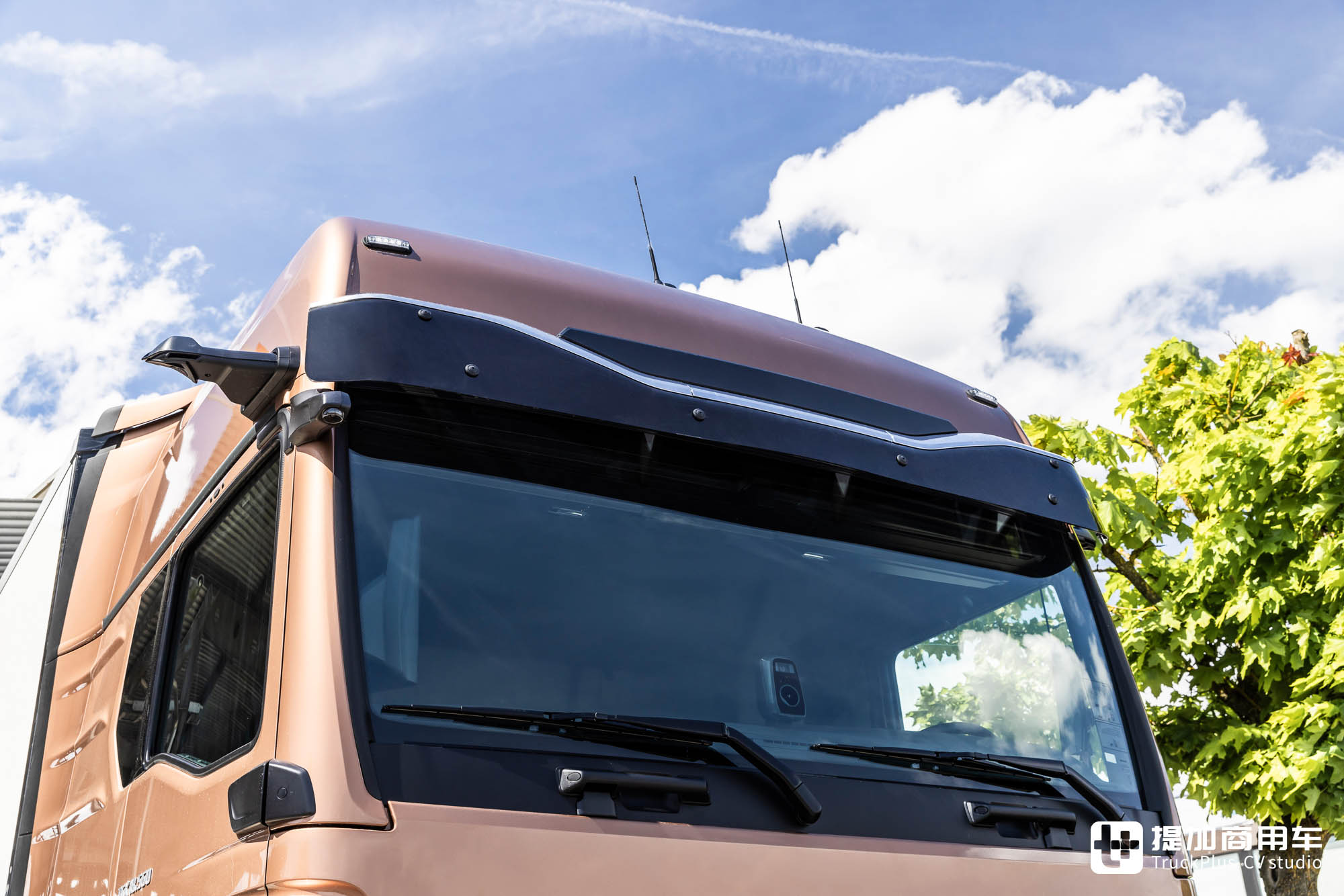 全新发动机+变速箱,高效PowerLion动力链亮相,2025款曼恩TGX牵引车抢先看 - 第5张 - 提加商用车网 全新发动机+变速箱,高效PowerLion动力链亮相,2025款曼恩TGX牵引车抢先看 - 第5张