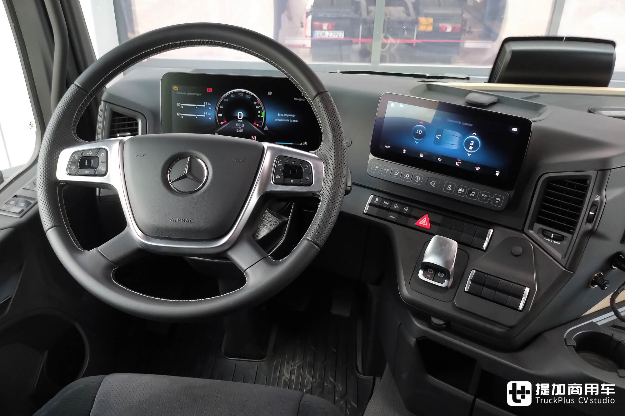 高性价比结合过硬配置,看齐自家旗舰车型?奔驰Actros F Plus车型实力几何 - 第14张 - 提加商用车网 高性价比结合过硬配置,看齐自家旗舰车型?奔驰Actros F Plus车型实力几何 - 第14张