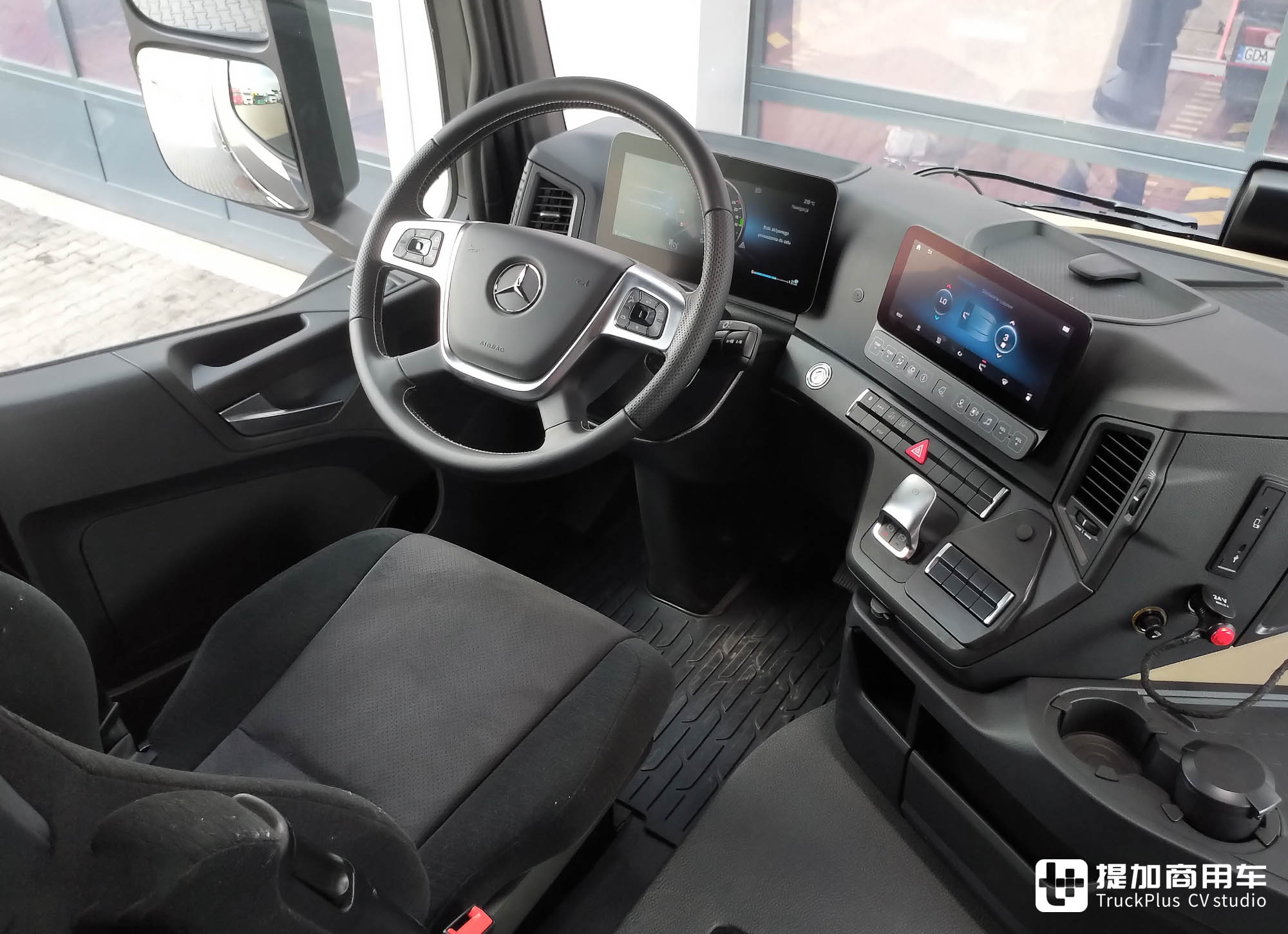 高性价比结合过硬配置,看齐自家旗舰车型?奔驰Actros F Plus车型实力几何 - 第15张 - 提加商用车网 高性价比结合过硬配置,看齐自家旗舰车型?奔驰Actros F Plus车型实力几何 - 第15张