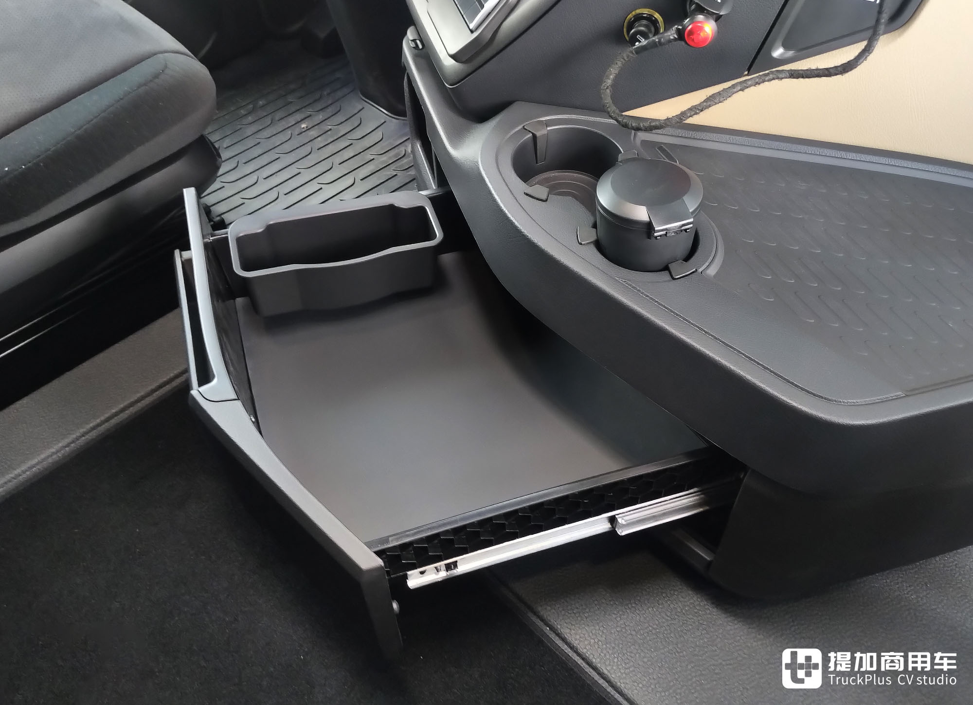 高性价比结合过硬配置,看齐自家旗舰车型?奔驰Actros F Plus车型实力几何 - 第18张 - 提加商用车网 高性价比结合过硬配置,看齐自家旗舰车型?奔驰Actros F Plus车型实力几何 - 第18张