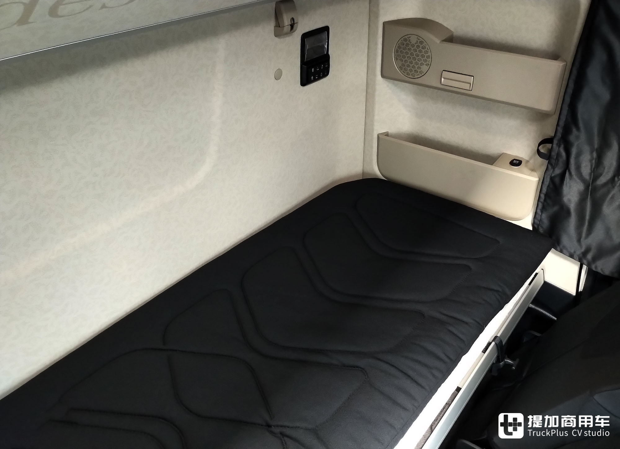 高性价比结合过硬配置,看齐自家旗舰车型?奔驰Actros F Plus车型实力几何 - 第19张 - 提加商用车网 高性价比结合过硬配置,看齐自家旗舰车型?奔驰Actros F Plus车型实力几何 - 第19张