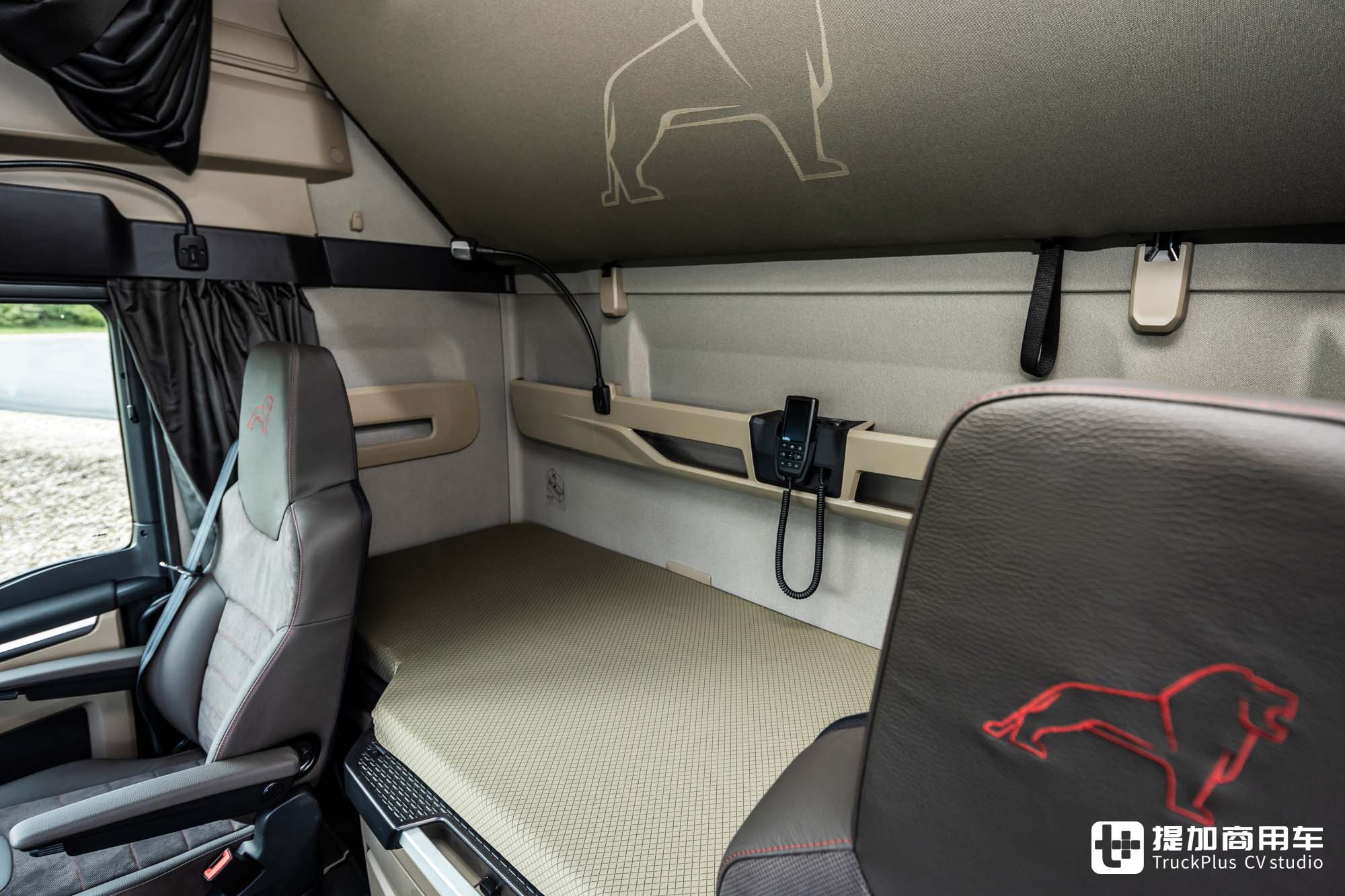 全新发动机+变速箱,高效PowerLion动力链亮相,2025款曼恩TGX牵引车抢先看 - 第22张 - 提加商用车网 全新发动机+变速箱,高效PowerLion动力链亮相,2025款曼恩TGX牵引车抢先看 - 第22张