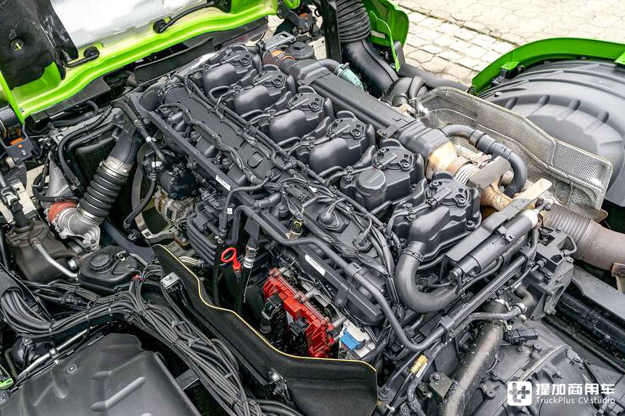 2024IAA:V8发动机、天然气+Super动力齐亮相,纯电车型扩展,斯堪尼亚室内展品解读 - 第10张 - 提加商用车网 2024IAA:V8发动机、天然气+Super动力齐亮相,纯电车型扩展,斯堪尼亚室内展品解读 - 第10张