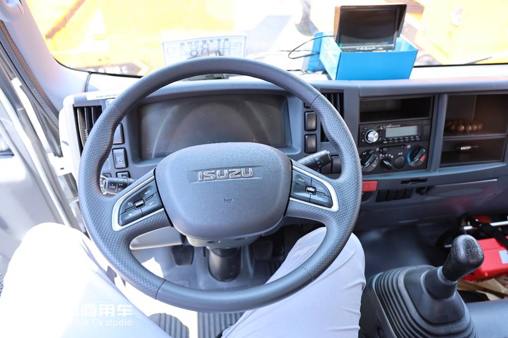 术业有专攻！实拍两款庆铃五十铃登高车 - 第10张